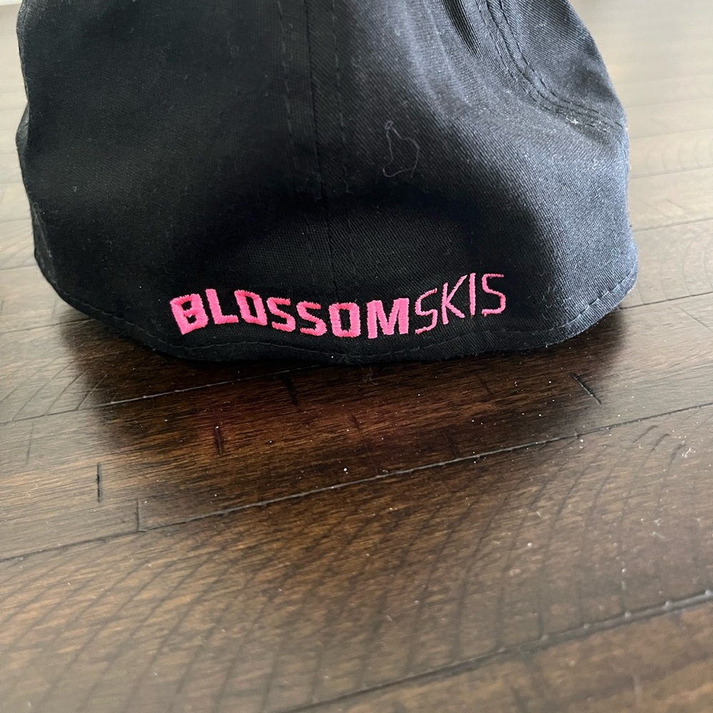 Baseball cap - Picture 2 of 3